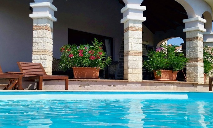 Zbandaj Villa | Villa With A Pool In Tranquil Edge Of Village Setting