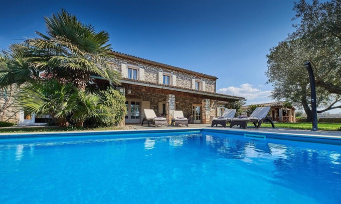 Vardica Villa | Villa with a private pool and a spacious garden