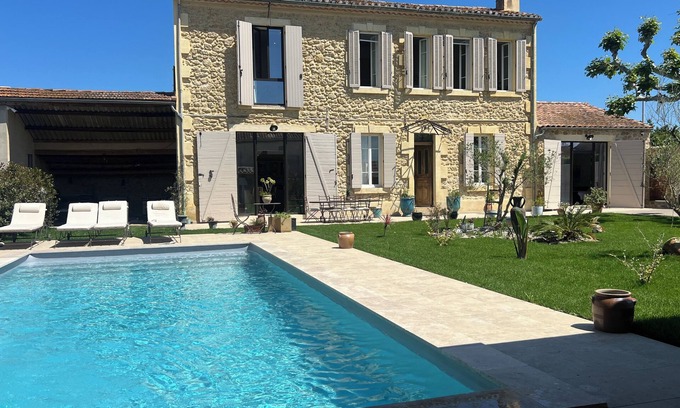 Salon-de-Provence House | Villa with heated pool, Fiber, located in a quiet area.