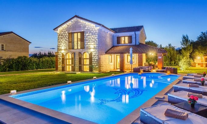 Kras Villa | Villa with heated pool, whirlpool, indoor pool - TRAVELER Reiseburo Krk - ID 2132