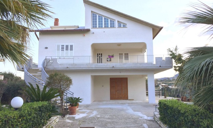 Alcamo Marina House | VILLA WITH PANORAMIC VIEWS ON THE FLOOR OF 'CASTELLAMMARE DEL GOLFO' WIFI FREE !