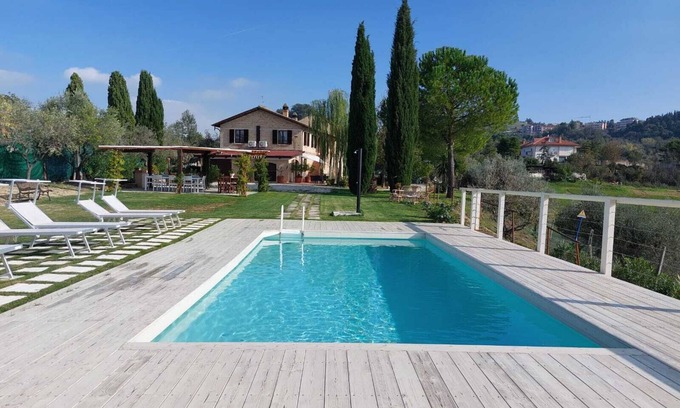 Castorano Villa | Villa with panoramic pool