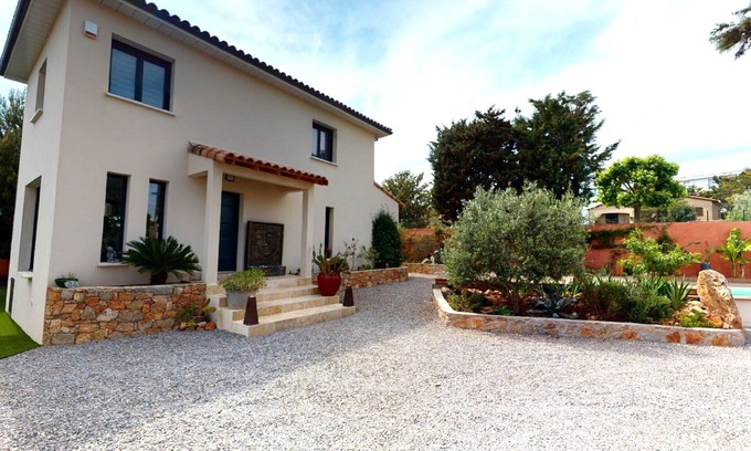 Balaruc-les-Bains Villa | Villa with pool and jacuzzi near the beach