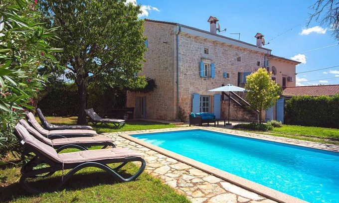 Stranici kod Nove Vasi Villa | Villa with pool and playground