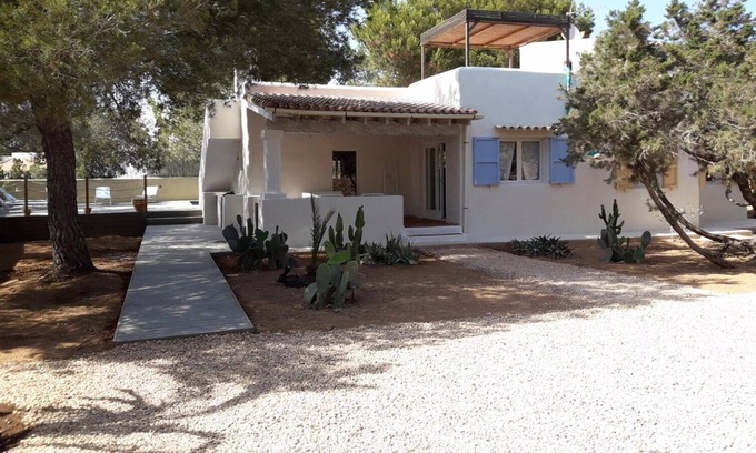 Es Pujols Villa | Villa with pool at pochi passi dal centro di Es Pujols