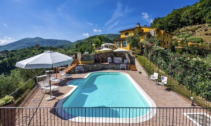 Casalguidi Villa | Villa with Pool in Tuscany for 8 People