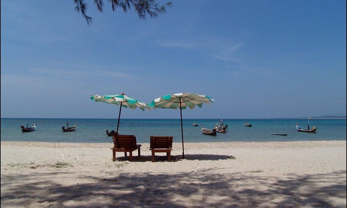 Ban Sakhu Villa | villa with pool in tropical garden