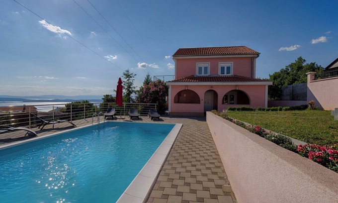 Crikvenica Villa | Villa with pool, large garden, sea view - TRAVALER Reiseburo Krk - ID 2210