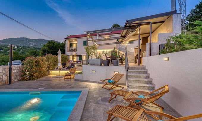 Hreljin House | Villa with pool, terrace, barbecue, children's playground, sauna and gym