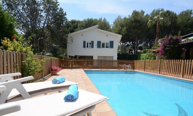 El Roc de Sant Gaieta House | Villa with private pool, barbecue, large garden and close to the beach