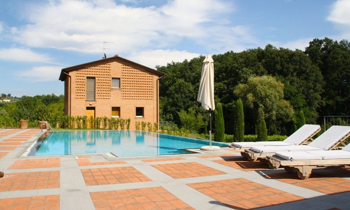 Montecarlo Villa | Villa with private pool, WIFI, TV, patio, pets allowed, panoramic view, parking, close to Lucca