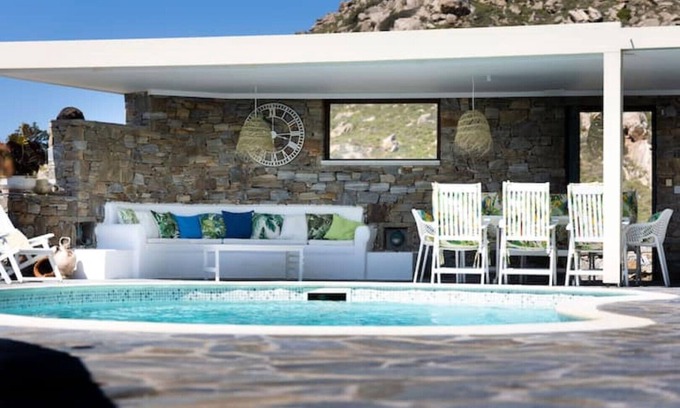 Mikri Vigla Villa | Villa with sea views, private pool, jacuzzi- sleeps 10+.