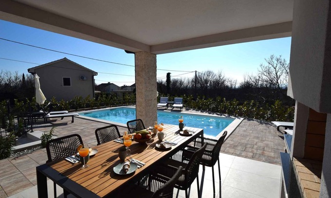 Kras Villa | Villa with swimming pool