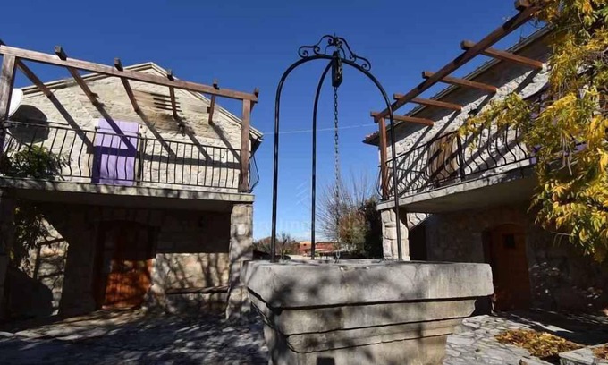 Gabonjin Villa | Villa with three cottages