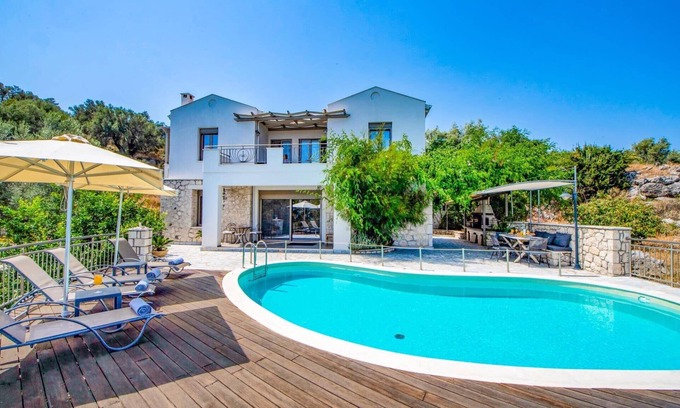 Episkopos Villa | Villa Zogianna by Villa Plus