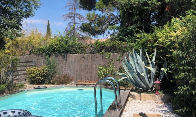 Maubec House | Village house in the Luberon with private pool