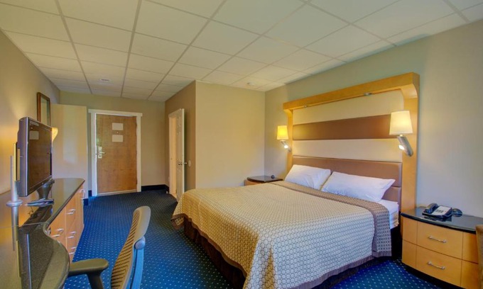 Annapolis Hotel | Village Inn Annapolis MD