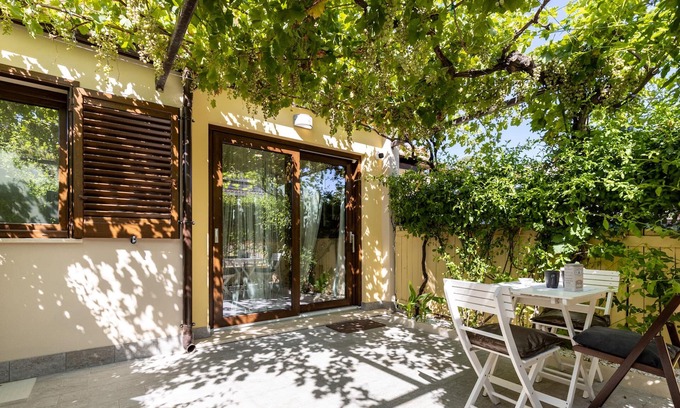 Capitana Cottage | Villetta a Schiera Bilivelli con Giardino Privato a 10 Minuti da Mari Pintau