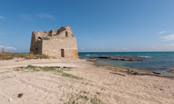 Torre Rinalda Villa | Villetta 'Ginevra' with Sea View, Private Terrace and Air Conditioning