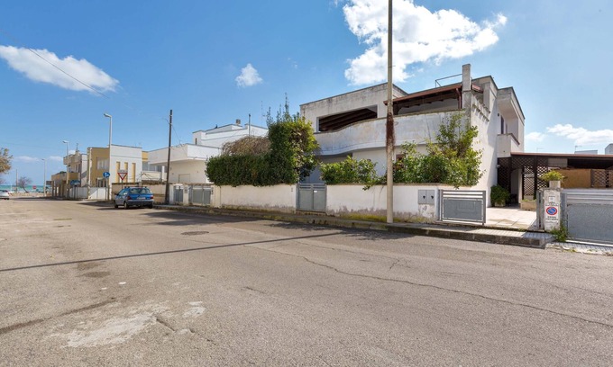 San Foca House | Villino Li Marangi by BarbarHouse