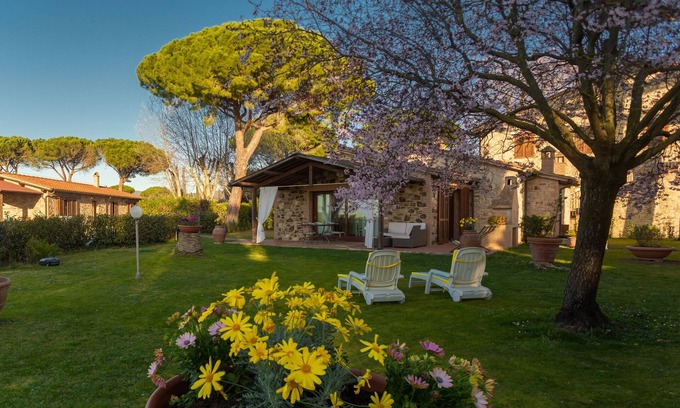 Castagneto Carducci House | Villino Mary, delightful cottage between sea and countryside