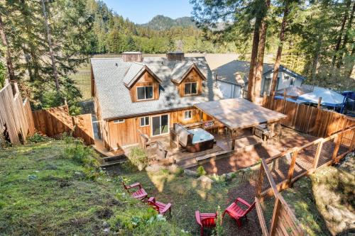 Guerneville House | Vinewood Lodge