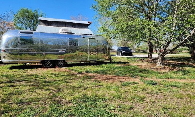 McMinnville House | Vintage Charm and Modern Comfort in a Renovated Airstream