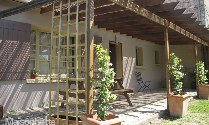 St.-Remy-de-Provence House | Vintage houseboat rider .