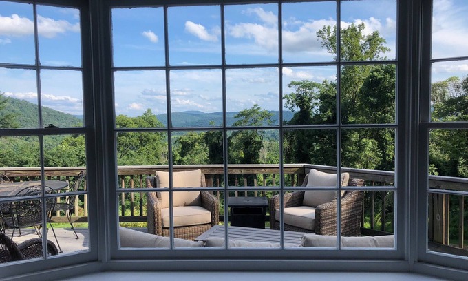 Linden House | Virginia Wine Country Retreat 60 mi. from DC