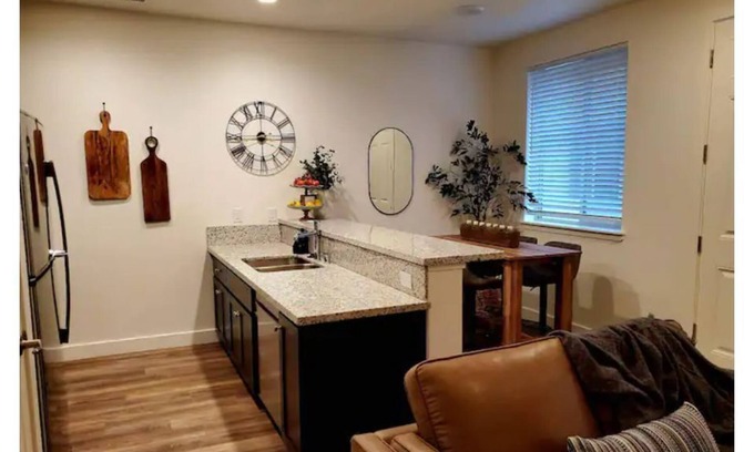 Paradise Apartment | Visit Paradise 1/1 NEW Apt Home