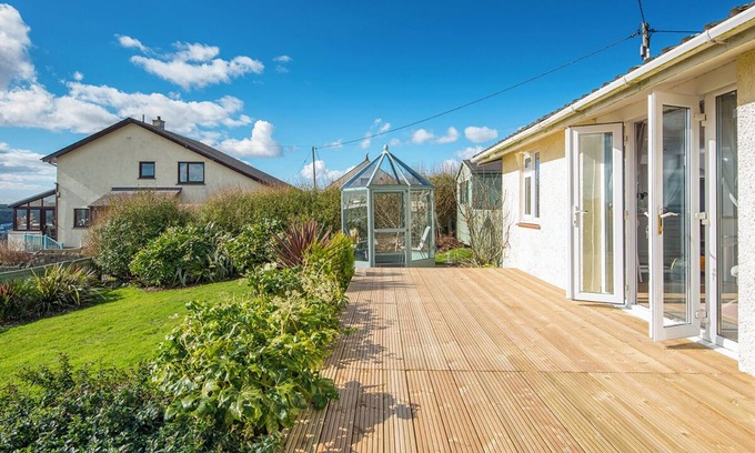 Pembroke Cottage | Vista Mar, Holiday Cottage Freshwater East, Sleeps 6, 3 bedrooms, bathrooms