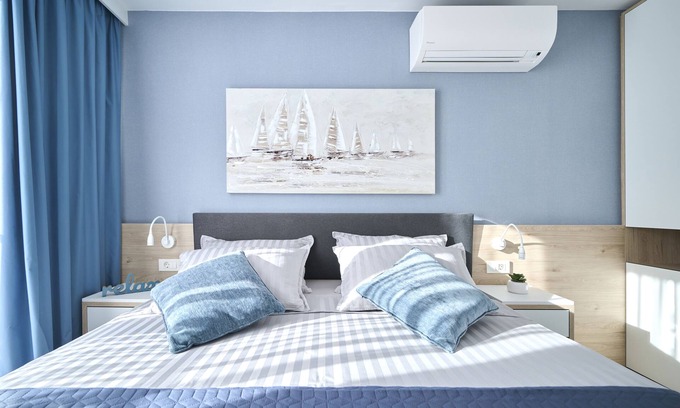 Umag Apartment | Vita Mirabilis suite, modern apartment by the sea