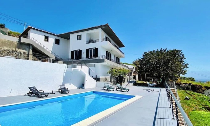 Machico House | Viva Village