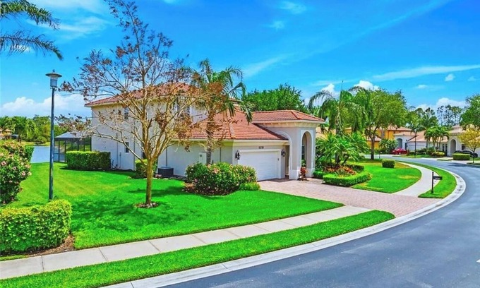 Naples House | VRBO vacation home 2392386680