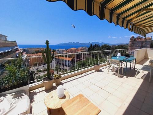 Cannes Old Town Apartment | Vue mer à couper le souffle - nouveau entièrement rénové