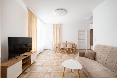 Wlochy Apartment | Włochy Równoległa Cosy Apartment by BookingHost