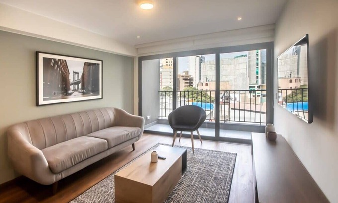 Armendariz Apartment | w* | Perfect 2BR with Balcony in Miraflores