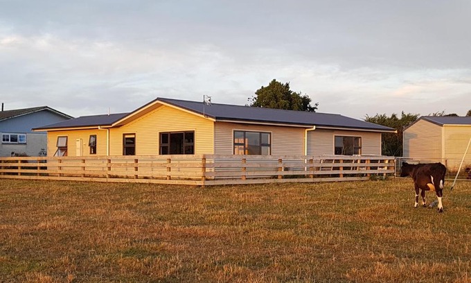 Carterton House | Waihakeke Cottage