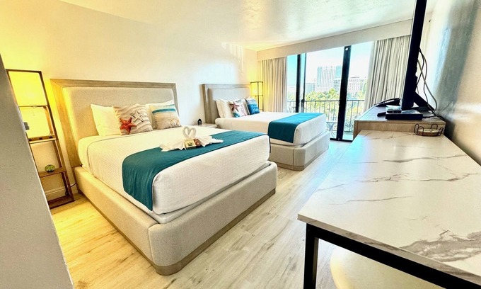 Waikiki Hotel | Waikiki Vacation Rental - FREE PARKING !