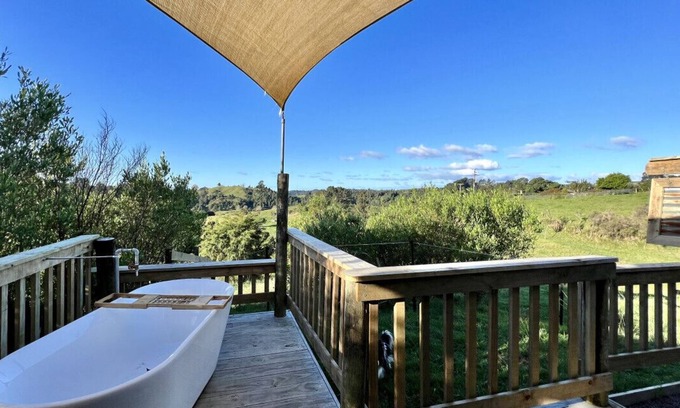 Nukuhou House | Wainui Valley Rural Retreat -Weka