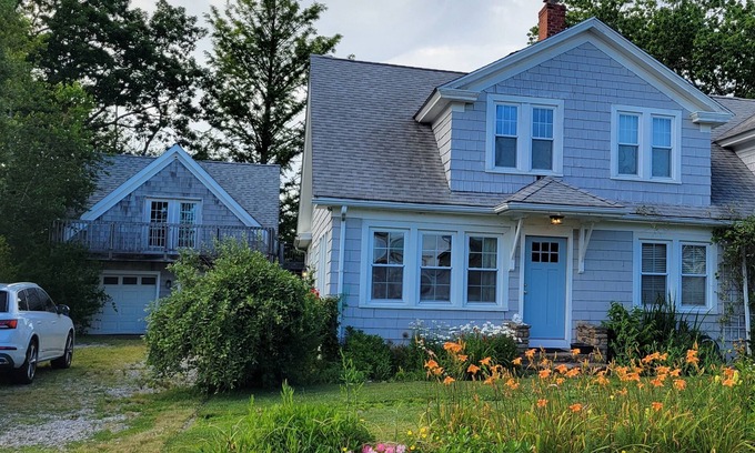 Westbrook Center House | Wake up with Views of the Ocean