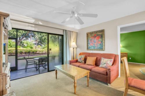 Park Shore House | Walk From Lanai to Pool and More