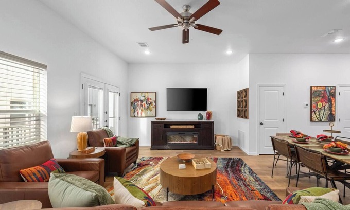 Arlington House | Walk to AT&T Stadium | Dallas Cowboys Escape