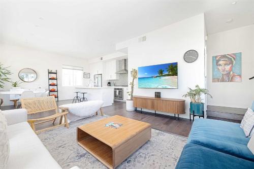 Bankers Hill House | Walk to Balboa Park and Little Italy LUX Townhome