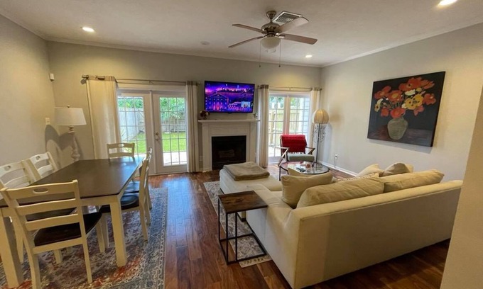 Bayshore Beautiful House | Walk to Bayshore Boulevard Townhome