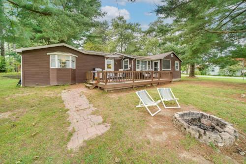 Edinboro House | Walk to Beach and Lake Idyllic Escape in Edinboro!
