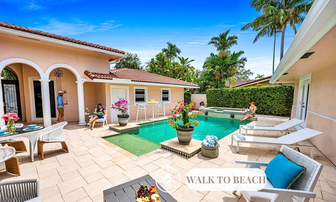 17th Street Causeway House | Walk to Beach/Heated Pool/Serenity at its Finest/Orchid Key/Residences