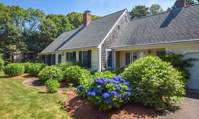 South Chatham House | Walk to Beach, Private Patio and Backyard!