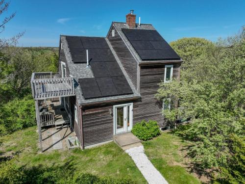 Truro House | Walk to Beach w Roof-Level Deck