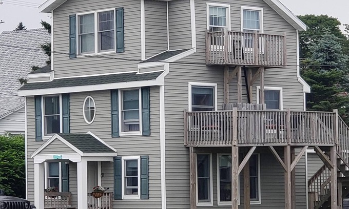 Lubec House | Walk to Campobello & beach/Weekly discount/Pets welcome/Water views/Fire pit
